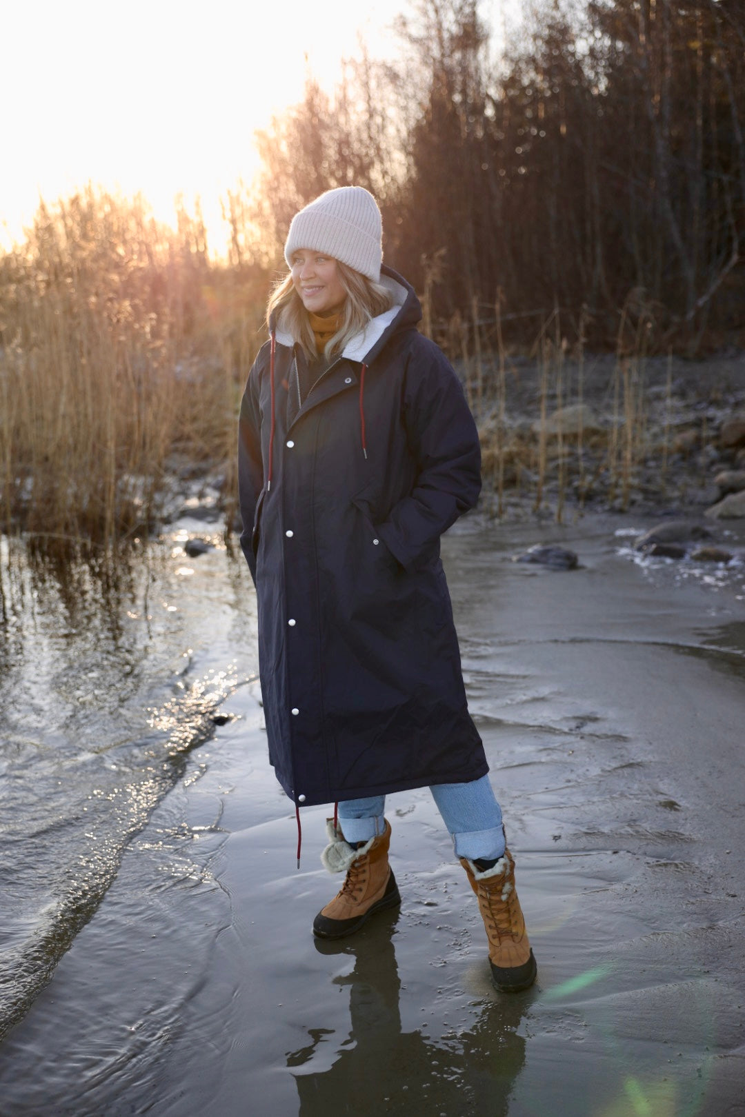 Nice, warm and waterproof navy blue winter jacket. Shop at Danefæ