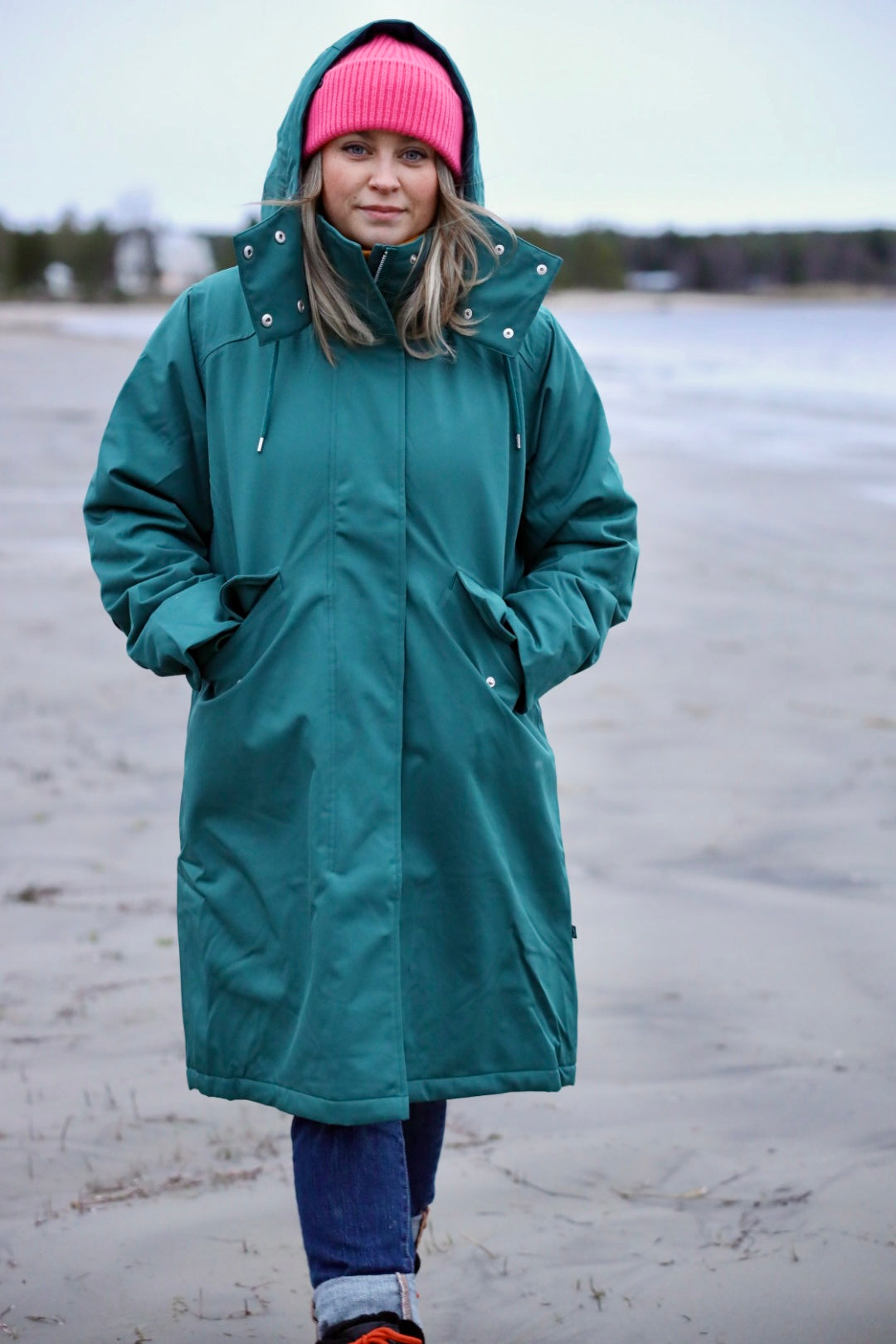 Vinterjakke til damer i slate farve