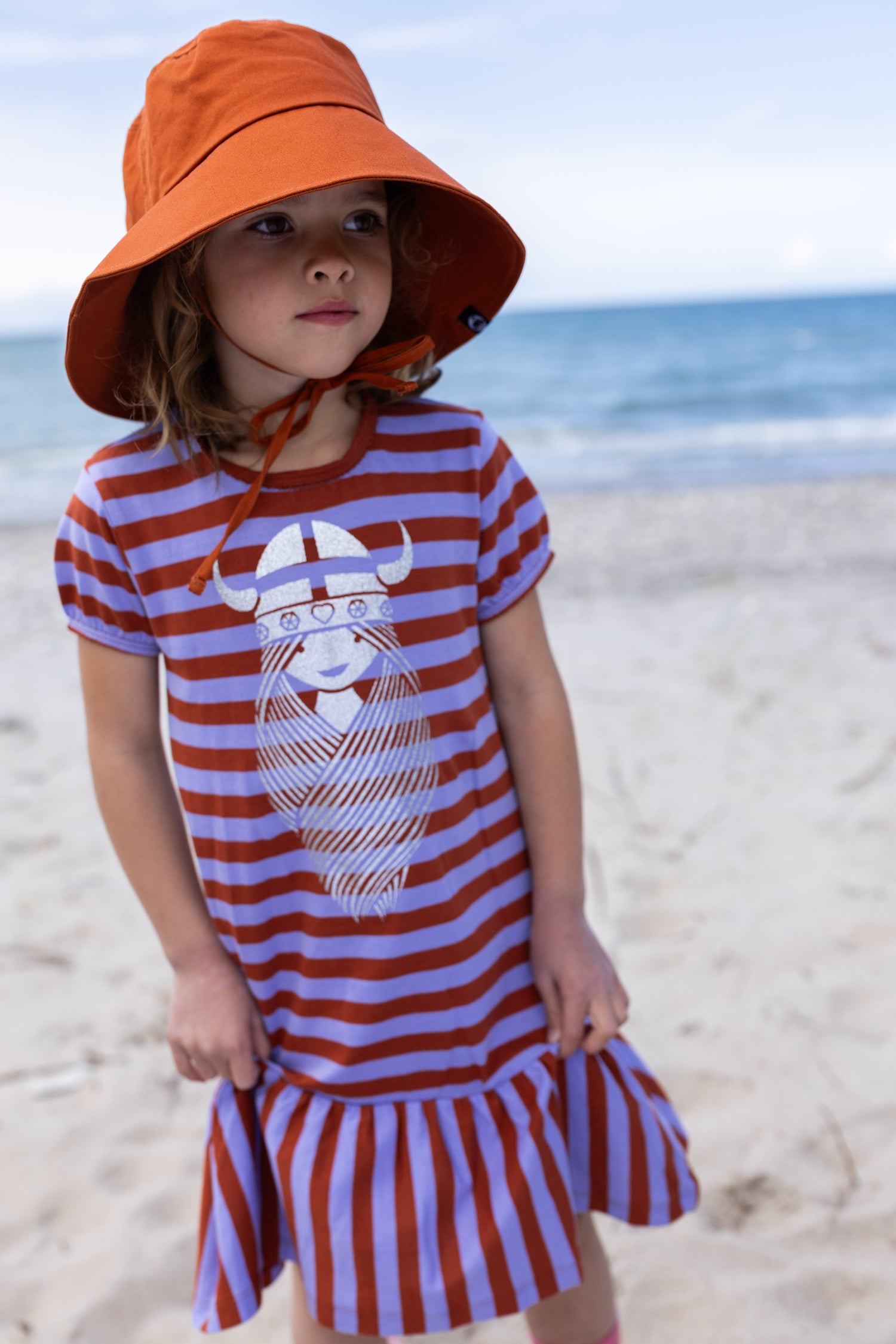 Danebasic Banana Dress Light Lilac/Chili FREJA (Glitter)