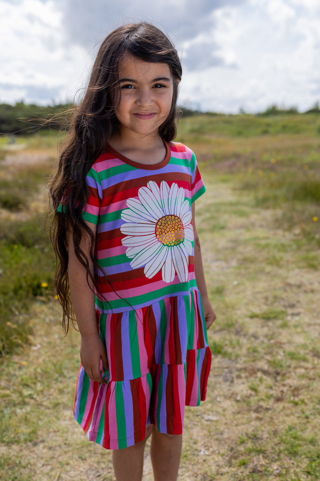 Stribet kjole med daisy-print.