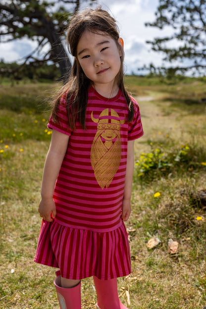 Stribet kjole med glitter print.