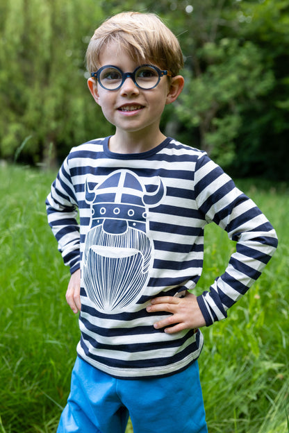 Langærmet bluse med navyblå og råhvide striber og print af vikingen Erik til børn