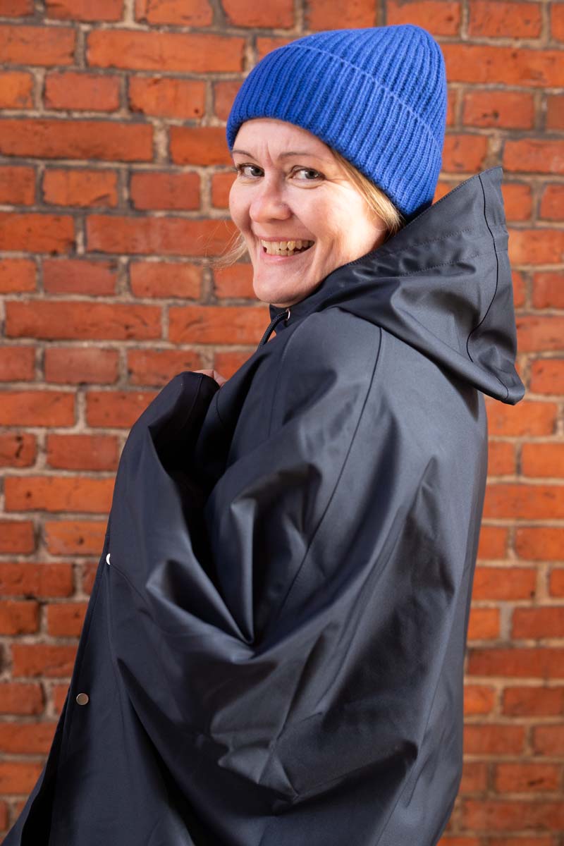 Regnponcho i navyblå til kvinder