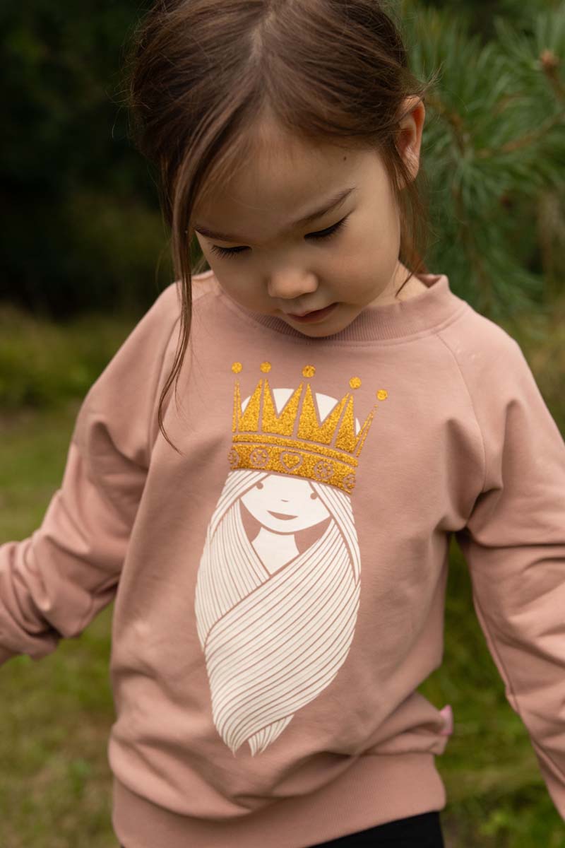 Sød rosabeige sweatshirt til børn med print af prinsesse