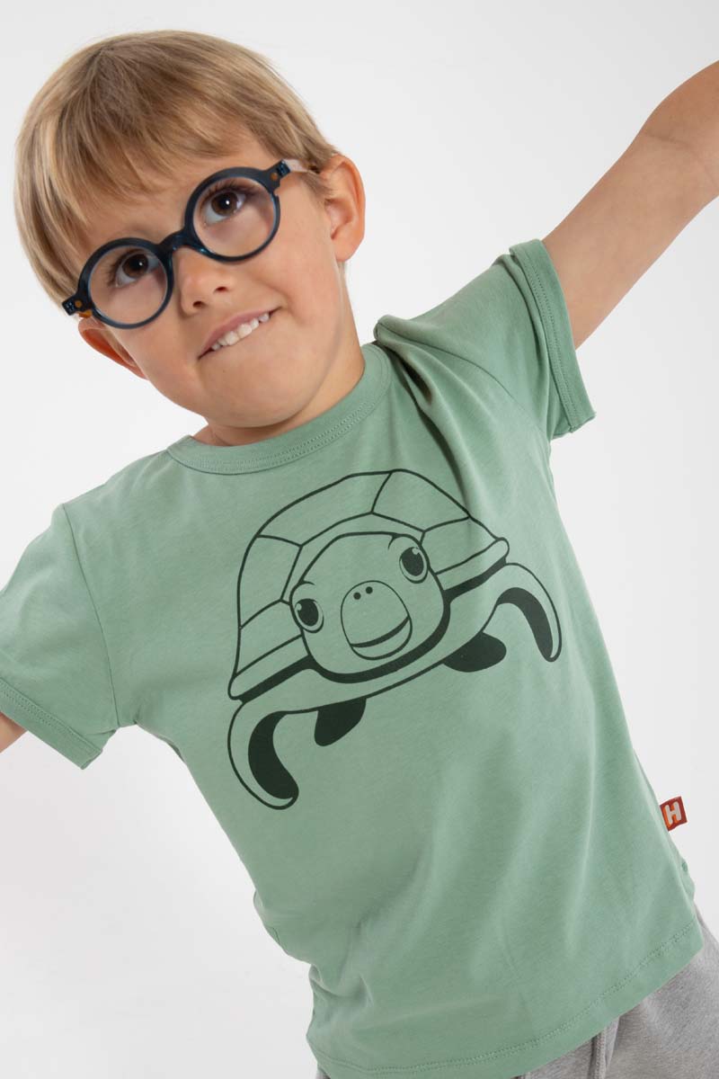 T-shirt til børn med en havskilpadde