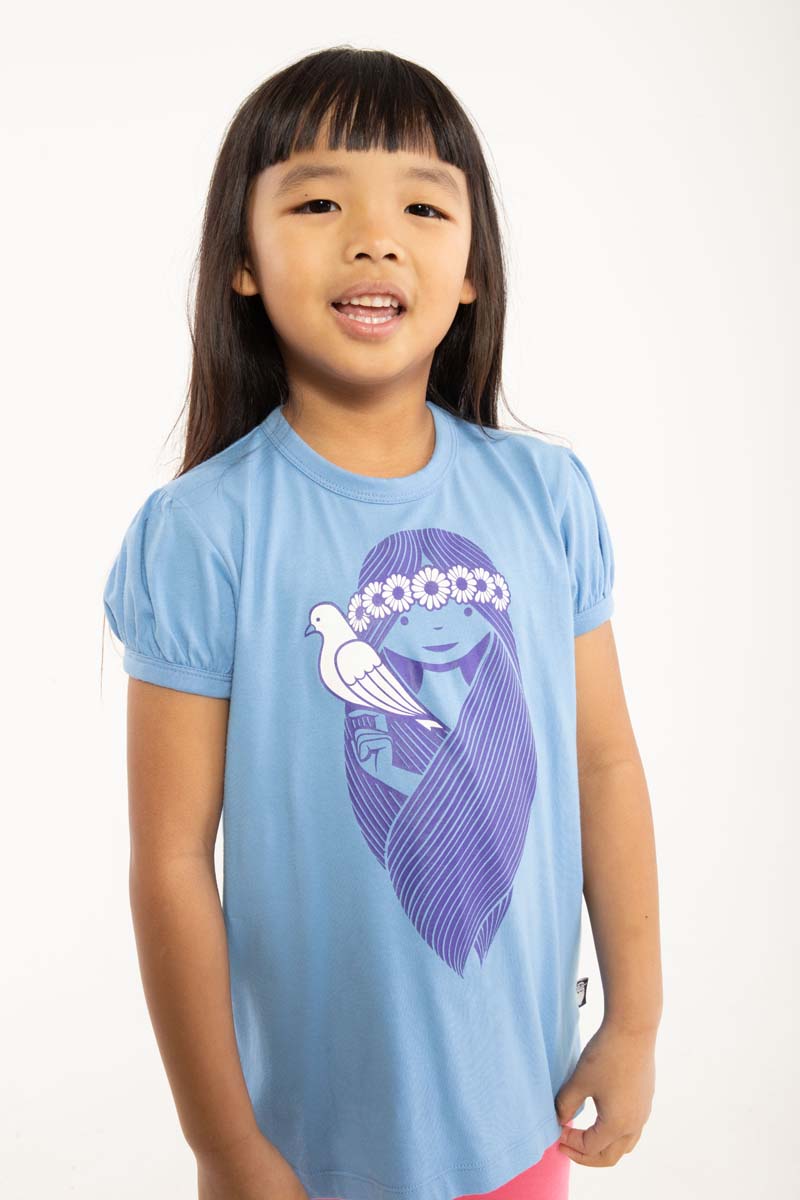 t-shirt til børn med pige og fugl 
