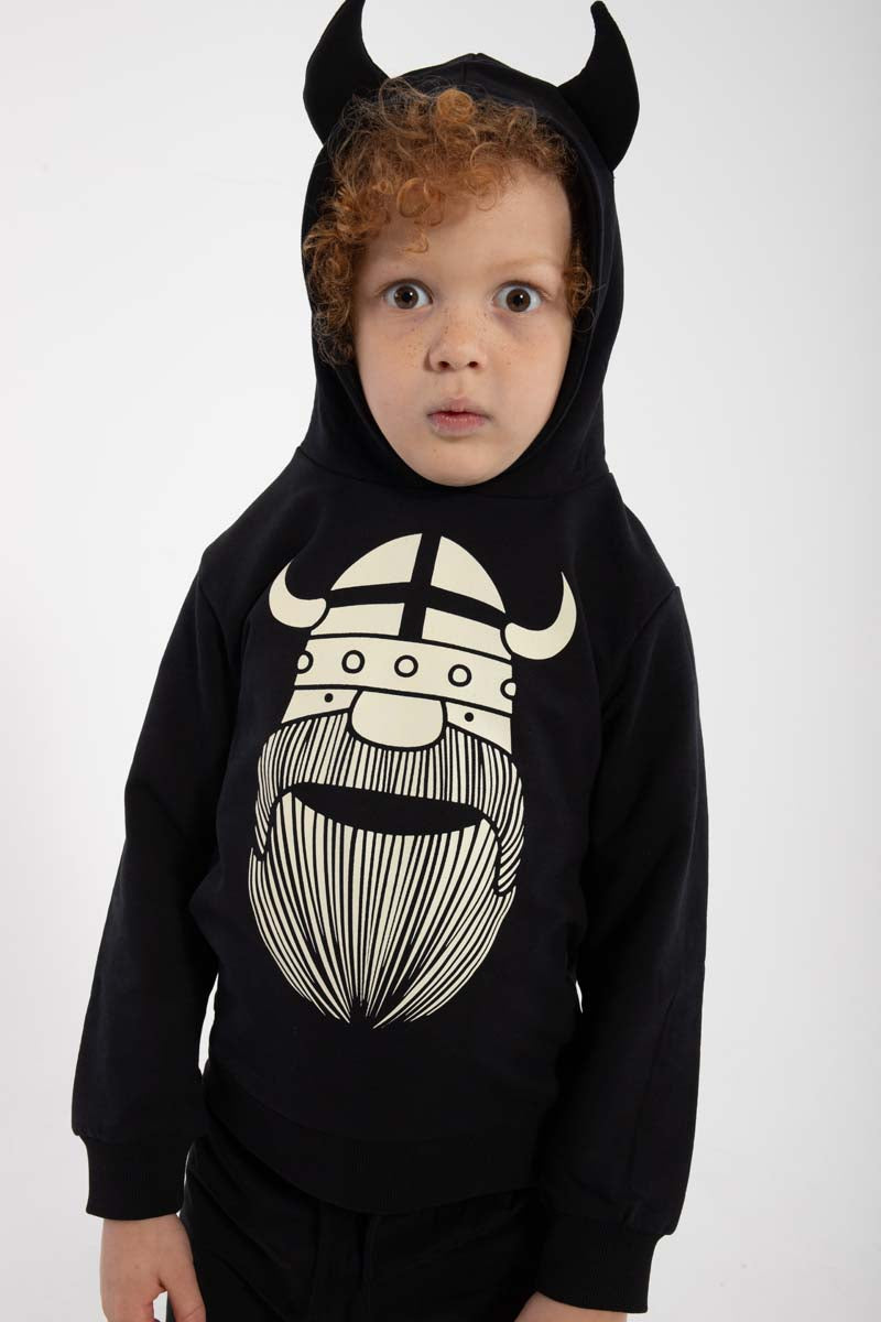 Selvlysende viking hættetrøje med vikingehorn.