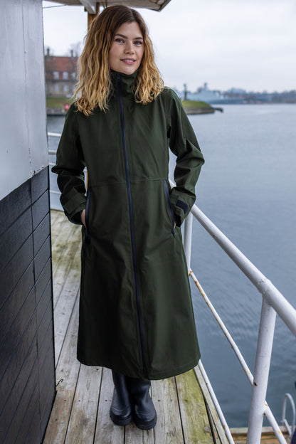 Lang vandtæt regnfrakke i armygrøn til kvinder
