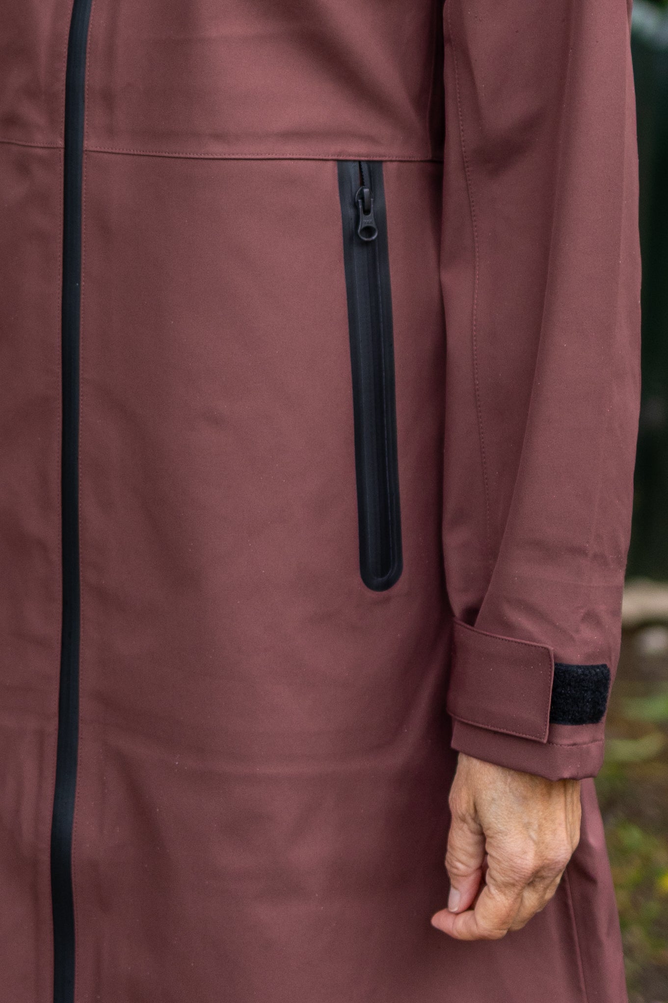 The Danedogwalker Raincoat Dk Merlot
