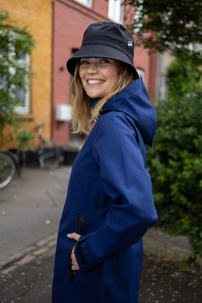 The Danedogwalker Raincoat Dk Navy