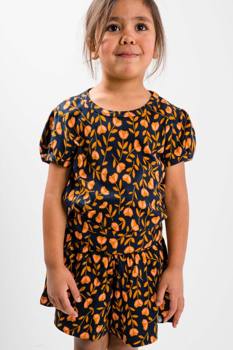 T-shirt til børn med blomster 
