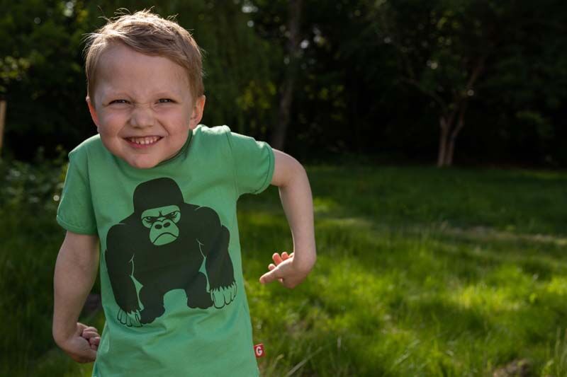 T-shirt til børn med gorilla