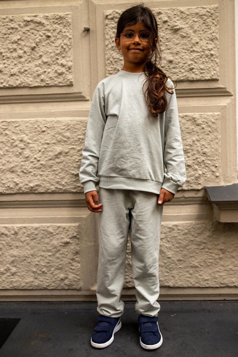 Sweater til børn i grå 
