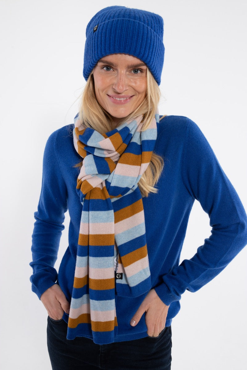 Danebundle-up Merino Scarf Gentle Stripe