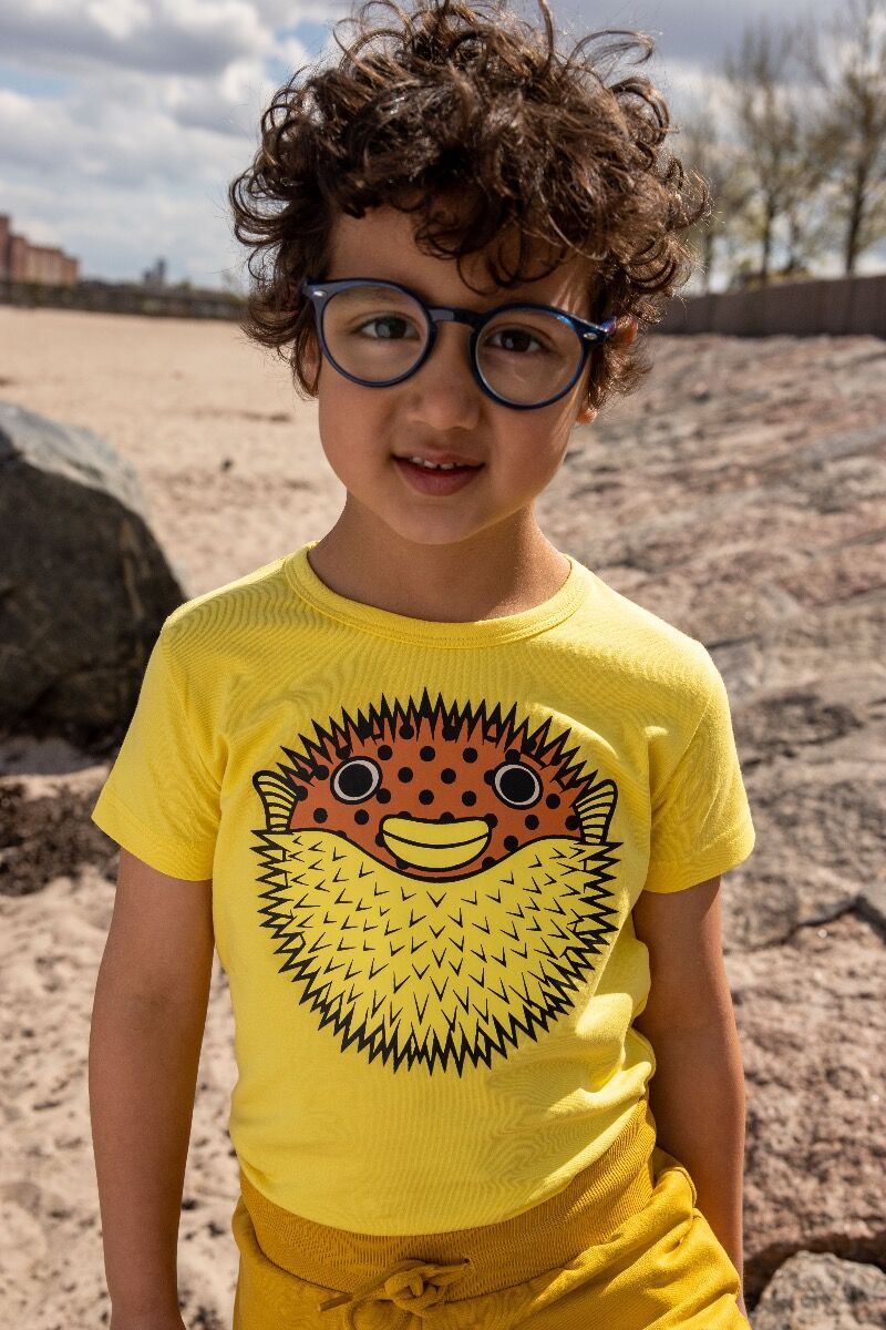 T-shirt til børn med pindsvinefisk