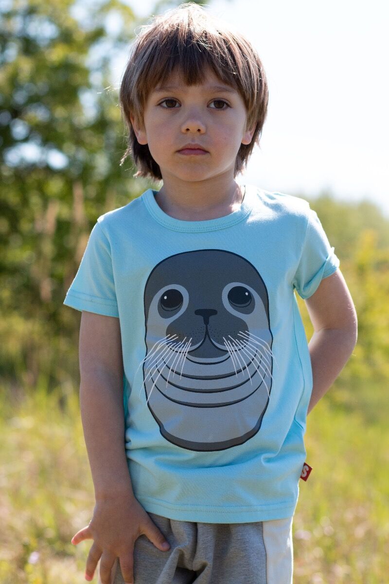 T-shirt til børn med sæl  