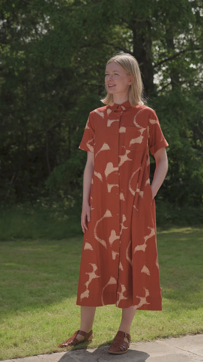 Danapril Seersucker SS Dress Chili/Nougat TROPSTATIC