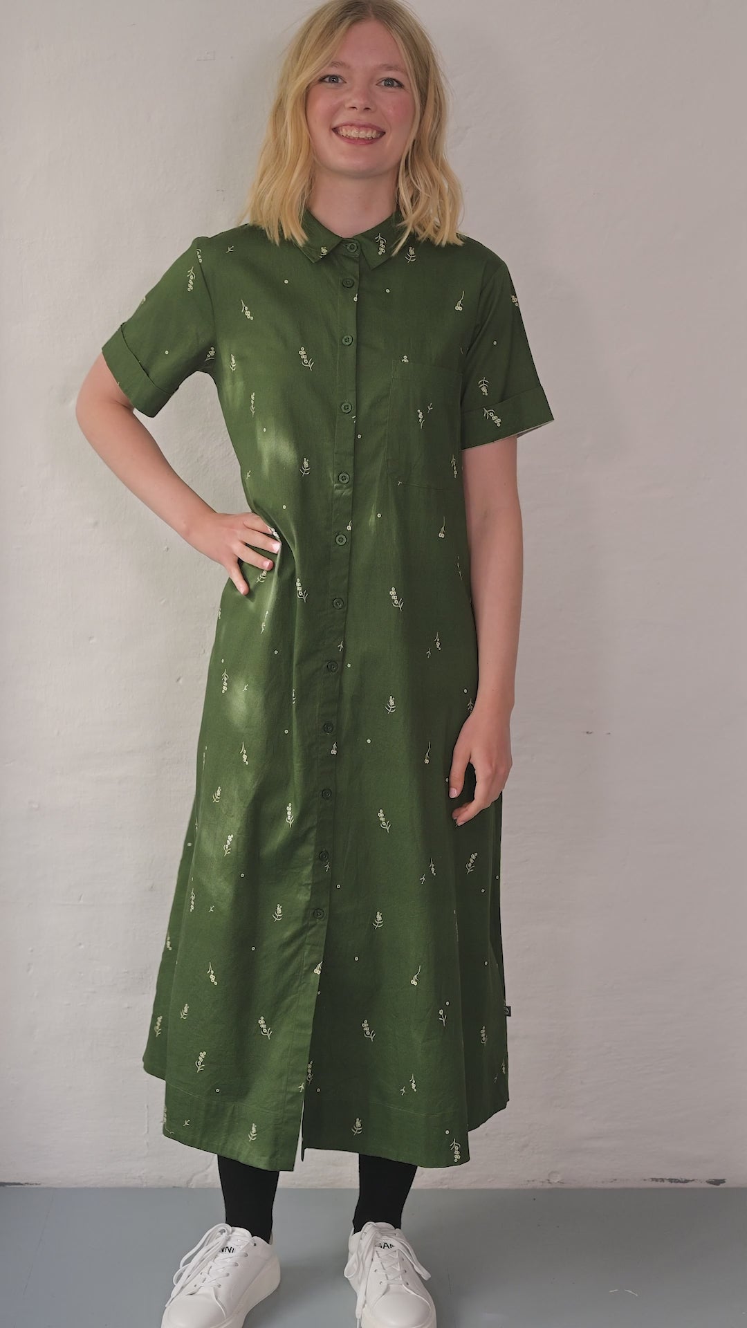 Danapril SS Poplin Dress Army/Chalk MARKBLOMST