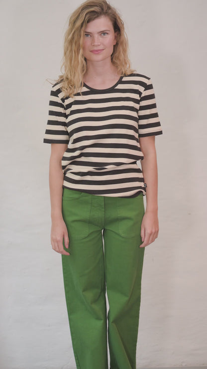 ESS - Danefriend Tee Chalk/Black