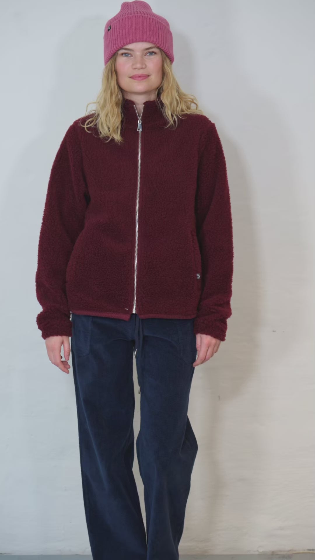 Danedada Fuzzy Wool Fleece Zip-Up Dark Wine