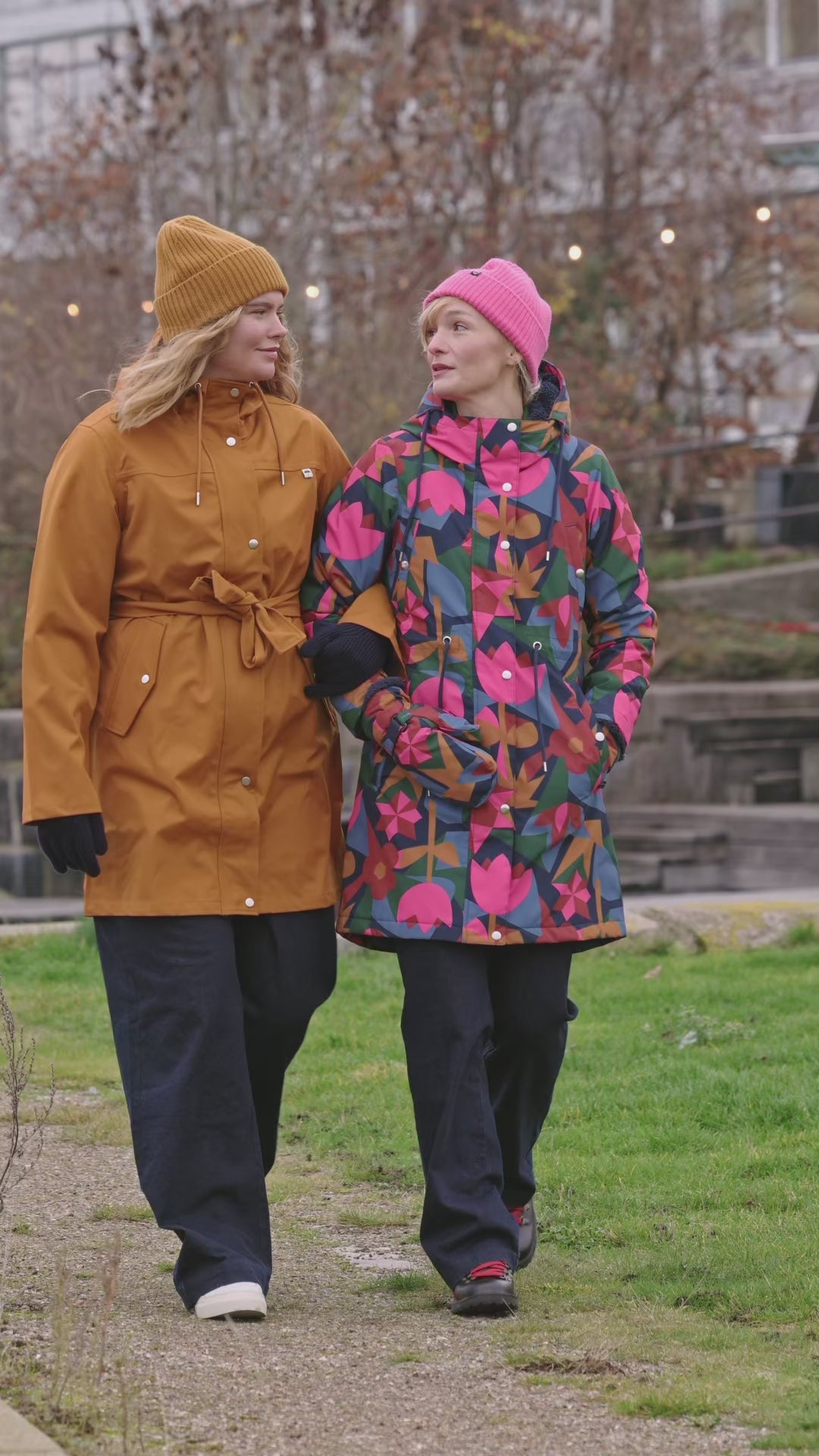 Danenora AOP Winter Parka Dark Navy/Soft Cherry GEOFLEUR