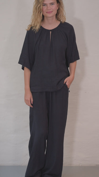 Daneshade Modal Linnen Top Dark Navy