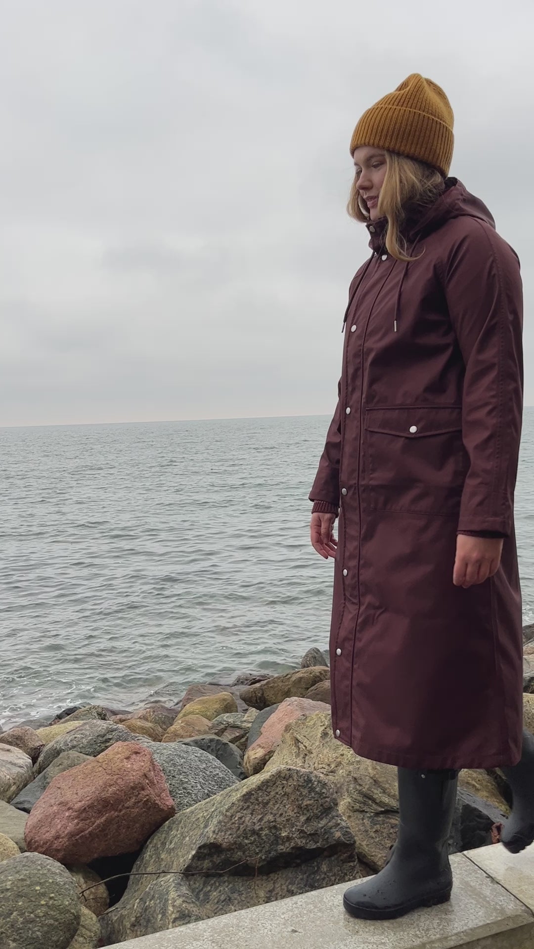 Danegarden Raincoat Dark Bordeaux