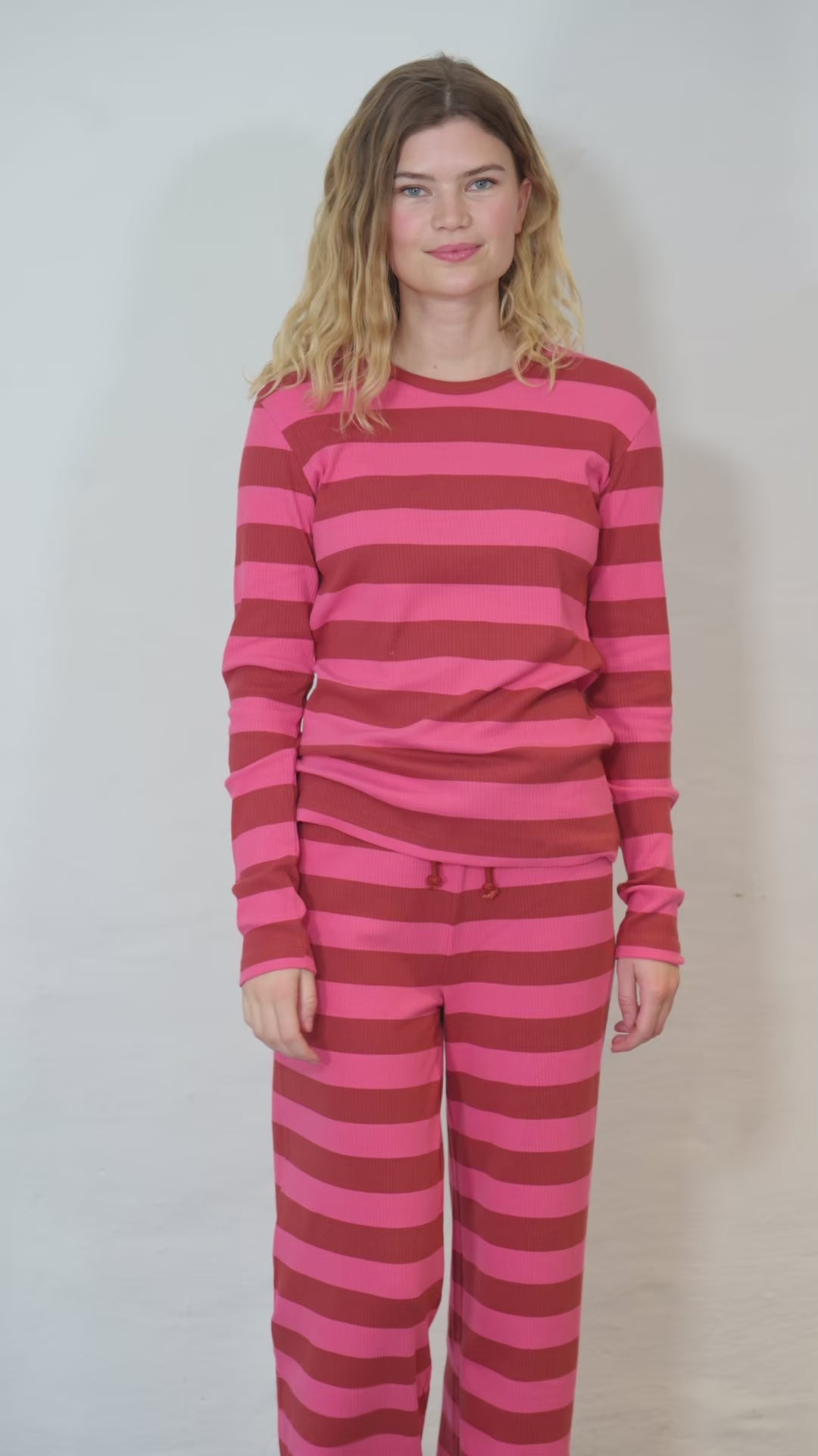 Danehero Ribbing Tee Chili/Soft Cherry