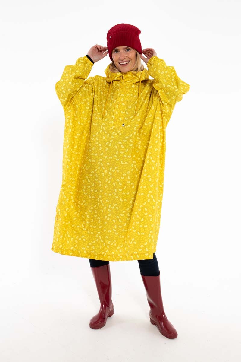 Regnponcho med mønster