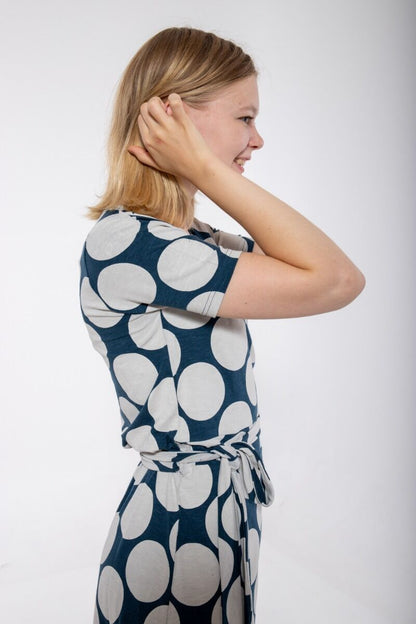 ORGANIC - Danevenice Dress Dusty navy/chalk MEGADOTS