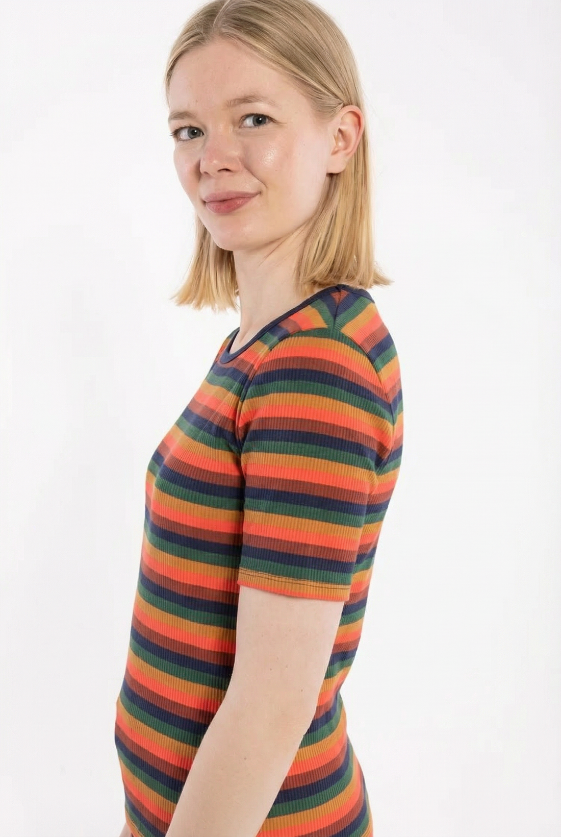 ESS - Danefriend Tee Ember